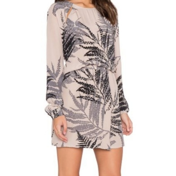 Helena Quinn Dresses & Skirts - Helena Quinn Katie Mini Dress